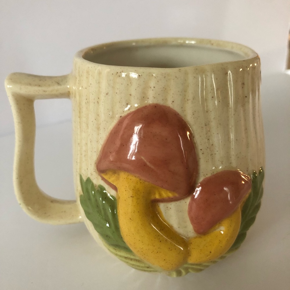 Set of 10 Arnel 3D Mushroom Coffee Mugs